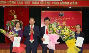 Đảng ủy VietinBank Quảng Nam, VietinBank Bình Xuyên và VietinBank Lạng Sơn tổ chức lễ kết nạp đảng viên