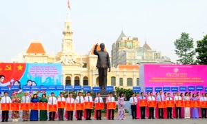 Thành phố Hồ Chí Minh phát huy tinh thần Thi đua ái quốc, xây dựng Thành phố xứng đáng mang tên Người