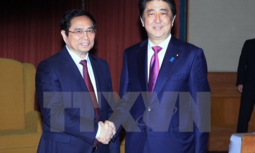 Trưởng Ban Tổ chức Trung ương Phạm Minh Chính gặp Thủ tướng Shinzo Abe