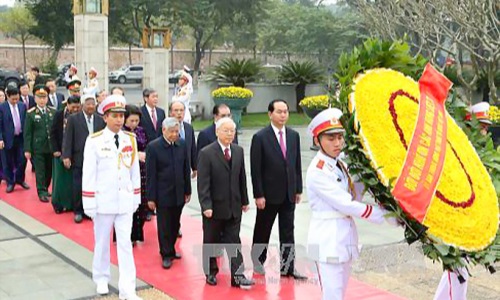 Lãnh đạo Đảng, Nhà nước vào Lăng viếng Chủ tịch Hồ Chí Minh và tưởng niệm các Anh hùng liệt sỹ